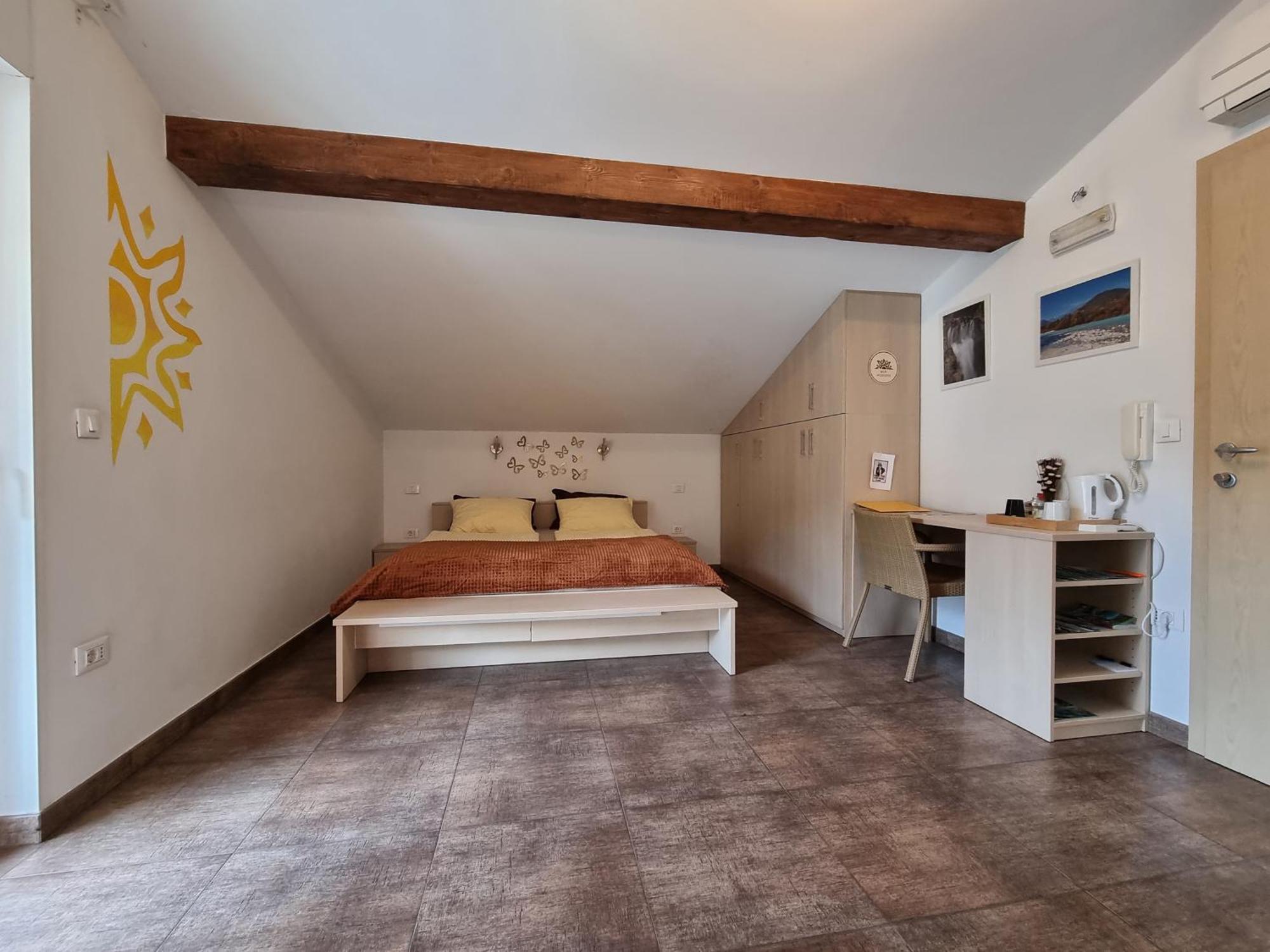 Apartment And Rooms Hisa Sonca コバリード エクステリア 写真