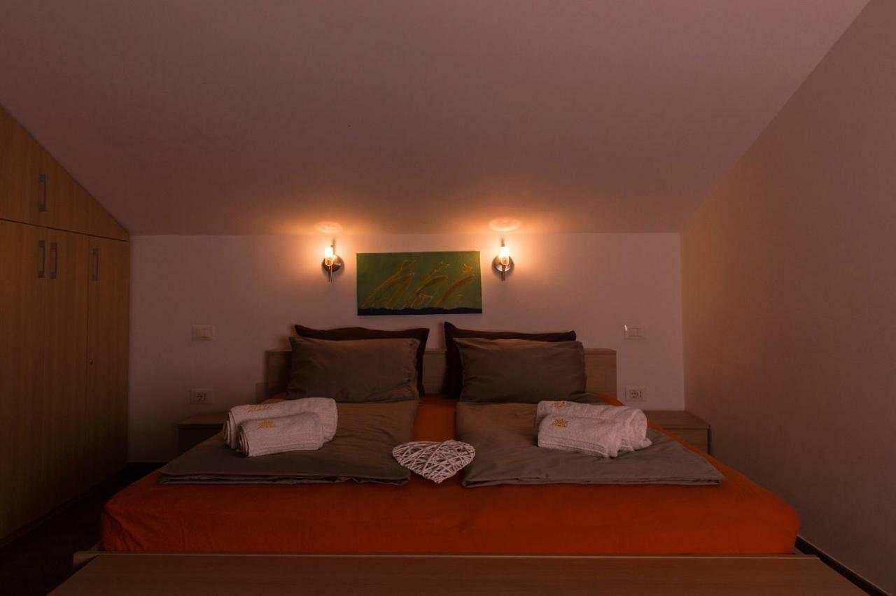 Apartment And Rooms Hisa Sonca コバリード エクステリア 写真